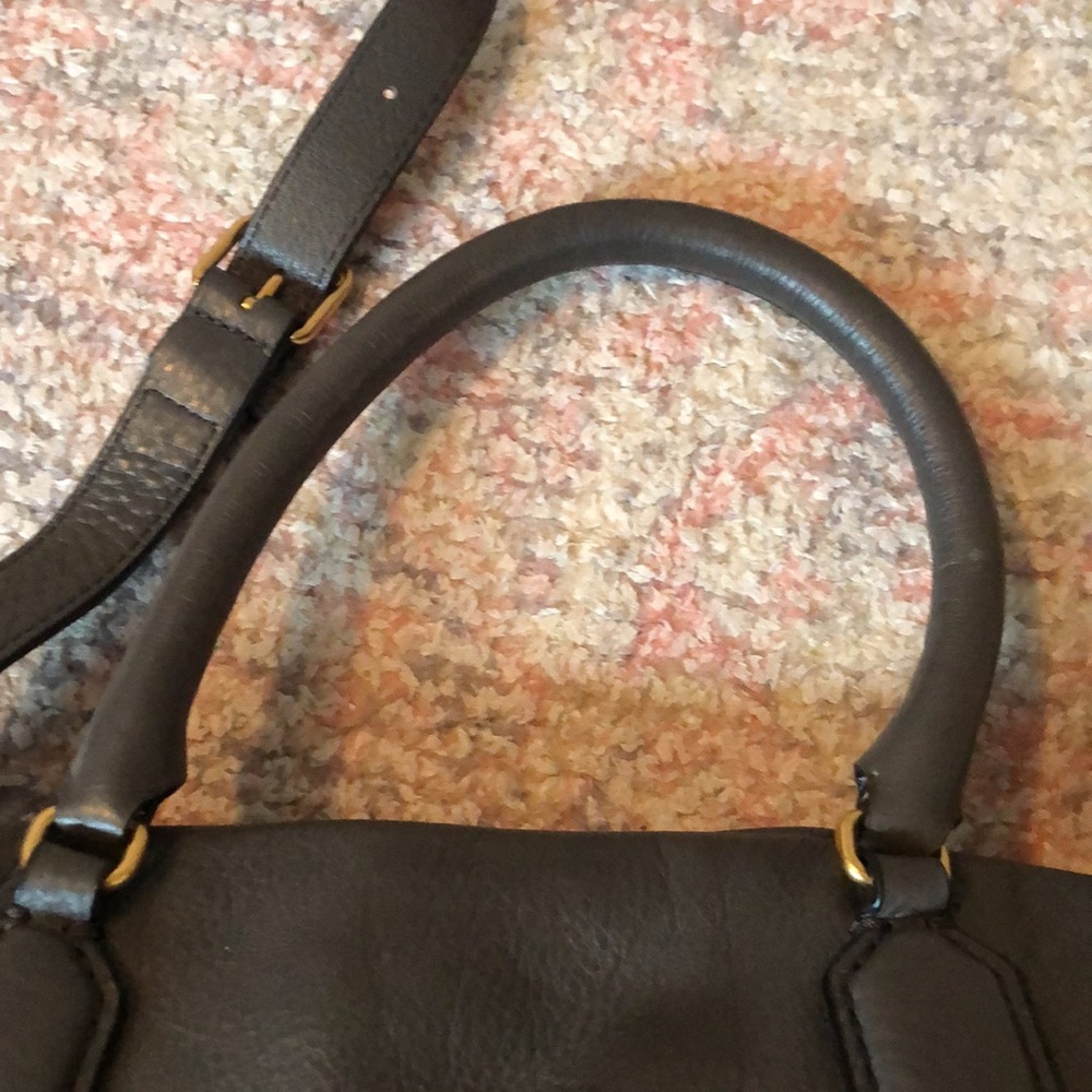 Large Marc Jacob’s purse, charcoal gray, gold hardware- excellent condition. - Picture 6 of 8